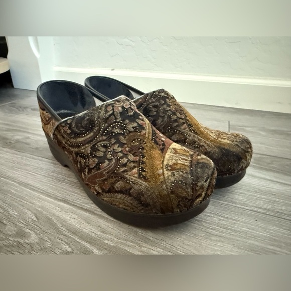 Dansko|Paisley velvet (tapestry style) clogs with embellishment••••Size 10.5-11 - Picture 5 of 16